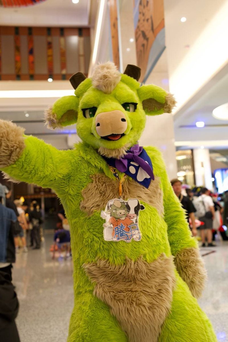 時隔幾個月
再次穿起這身毛裝
給大家擁抱和幸福
希望大家有接收到
下場活動再見了
綠牛會繼續可愛大家的

#infurnity2025