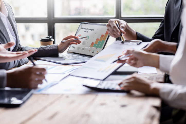 CatapultLaunch's tweet image. In her article, “The Executive Compensation Playbook”, Julia Culkin-Jacobia shares key trends shaping the future of executive pay—drawn from her work advising boards, CEOs, and ownership groups across sectors.

catapultsuccess.com/the-executive-…
 
#Catapult #ExecutiveCompensation