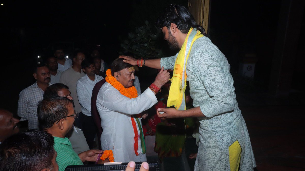 ajeetsharmainc's tweet photo. आभार भागलपुर के वार्ड संख्या 26 की जनता जनार्दन का !!
जीत तय है
आपके विश्वास की
आपके प्रयास की
भागलपुर से कांग्रेस को जिताएं
क्रम संख्या 1 पर हाथ छाप के सामने वाला बटन दबाएं
#INCBihar #bhagalpur #election2025 #MahaGathbandhan #Congress #ajeetsharmamla https://t.co/ptEUAVSt8C