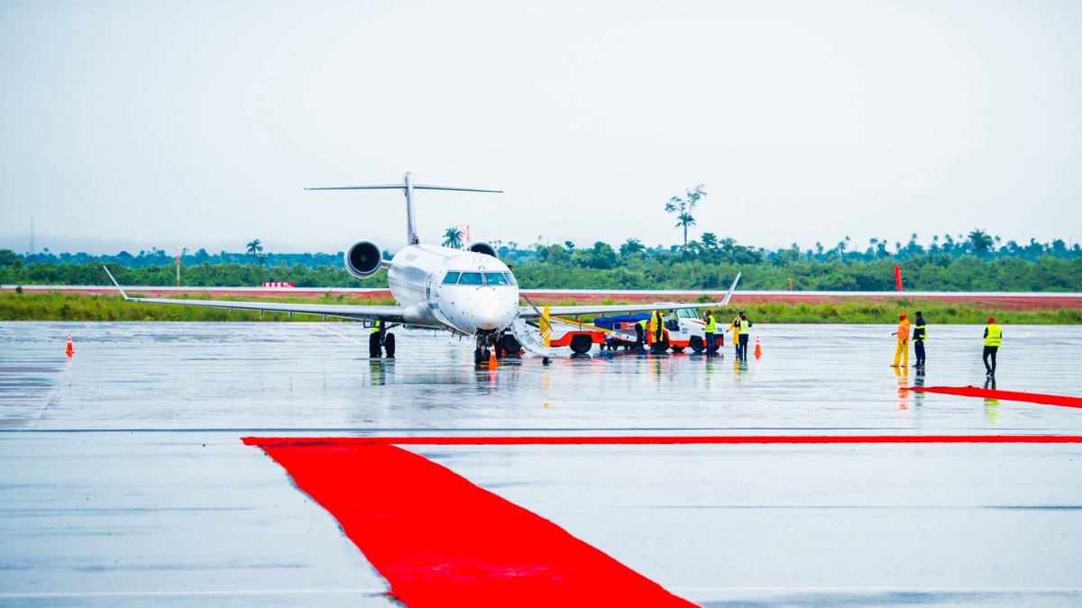 Dataphyte's tweet image. Nigeria’s states are racing to build airports, but who is really flying? Dataphyte breaks down the data behind the runways, budgets, and realities.

Read more:
dataphyte.com/issue/data-div…

@NigeriaGov @FAAN_Official @NBS_Nigeria @BudgITng 

#NigerianEconomy #Infrastructure