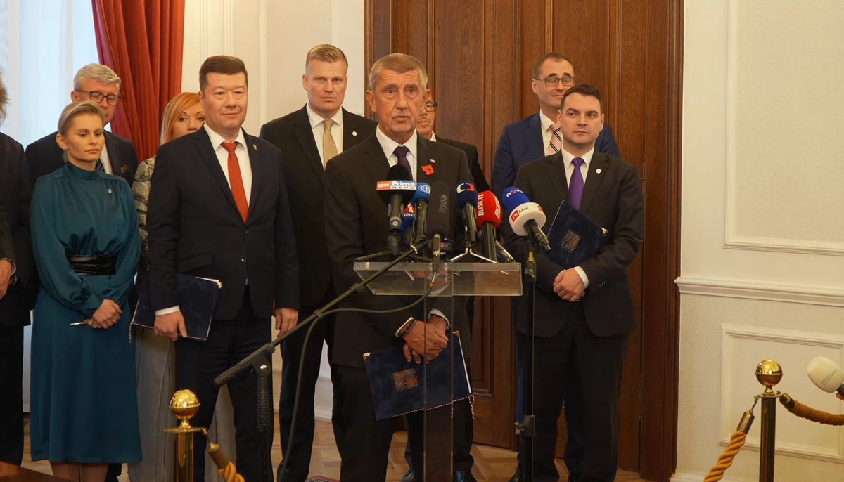 Tomasjefrajer's tweet photo. POV jdeš dojebat mladejm lidem životy https://t.co/zRX77qV8Jk