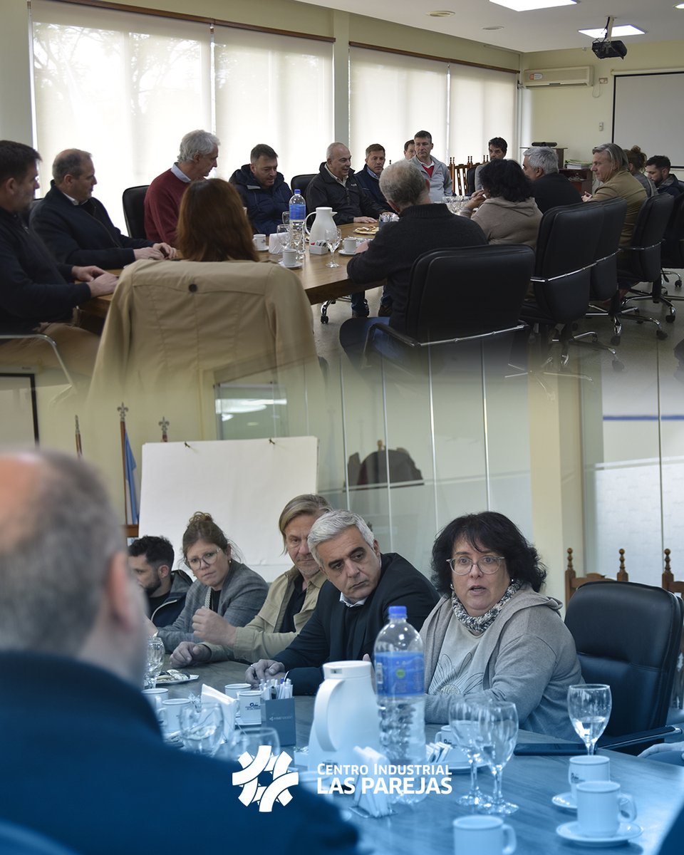 centro_ind's tweet photo. 📚 Recibimos la visita del Rector de la @UNRoficial , Franco Bartolacci, y de la Directora del Instituto Politécnico Superior "General San Martín", María Verónica Filotti, junto a otros representantes de ambas instituciones. https://t.co/1StqRHCV7K