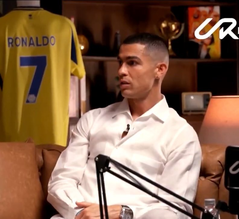 🚨Cristiano Ronaldo a Piers Morgan:

"El día que me retire será el día que más voy a llorar en mi vida"