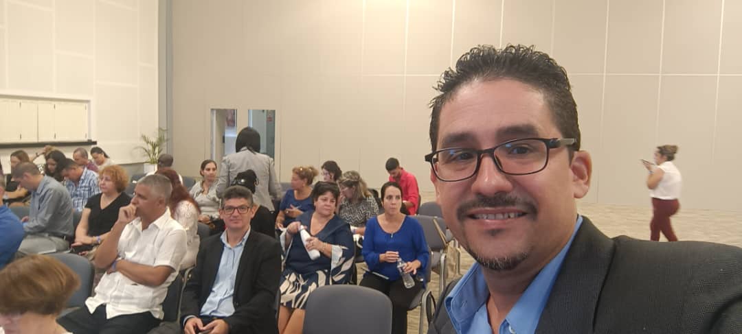 CITMATELOficial's tweet image. 🚀 ¡Arrancamos! #Citmatel participa en la inauguración del Diplomado Superior en Política y Gestión de la CTI en Iberoamérica. Auspiciado por @CitmaCuba y @EspacioOEI 
👏 Más de 70 actores del sistema de #CienciaCubana unidos para potenciar la #Innovación.
 #CTI #Formación