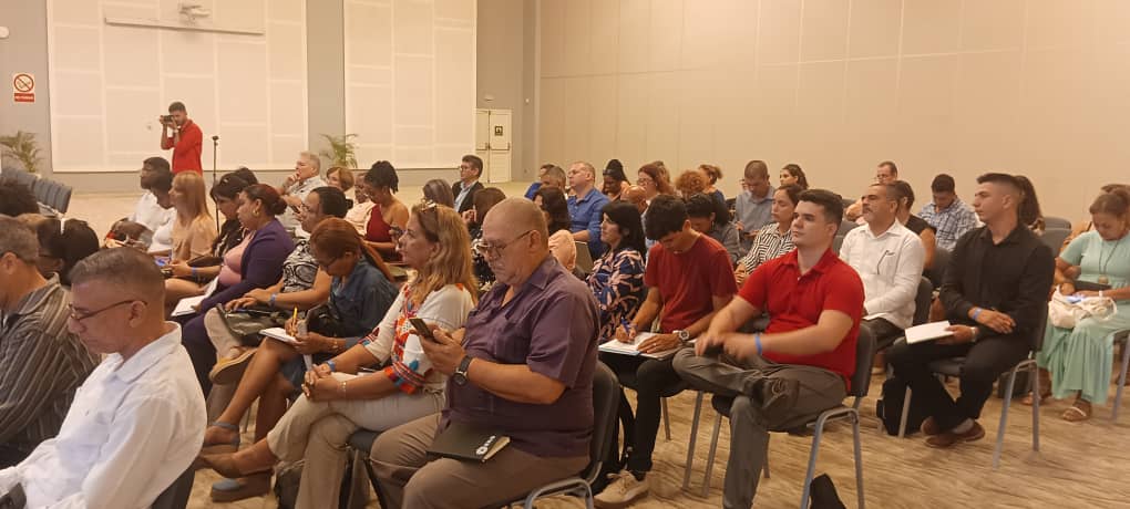 CITMATELOficial's tweet image. 🚀 ¡Arrancamos! #Citmatel participa en la inauguración del Diplomado Superior en Política y Gestión de la CTI en Iberoamérica. Auspiciado por @CitmaCuba y @EspacioOEI 
👏 Más de 70 actores del sistema de #CienciaCubana unidos para potenciar la #Innovación.
 #CTI #Formación