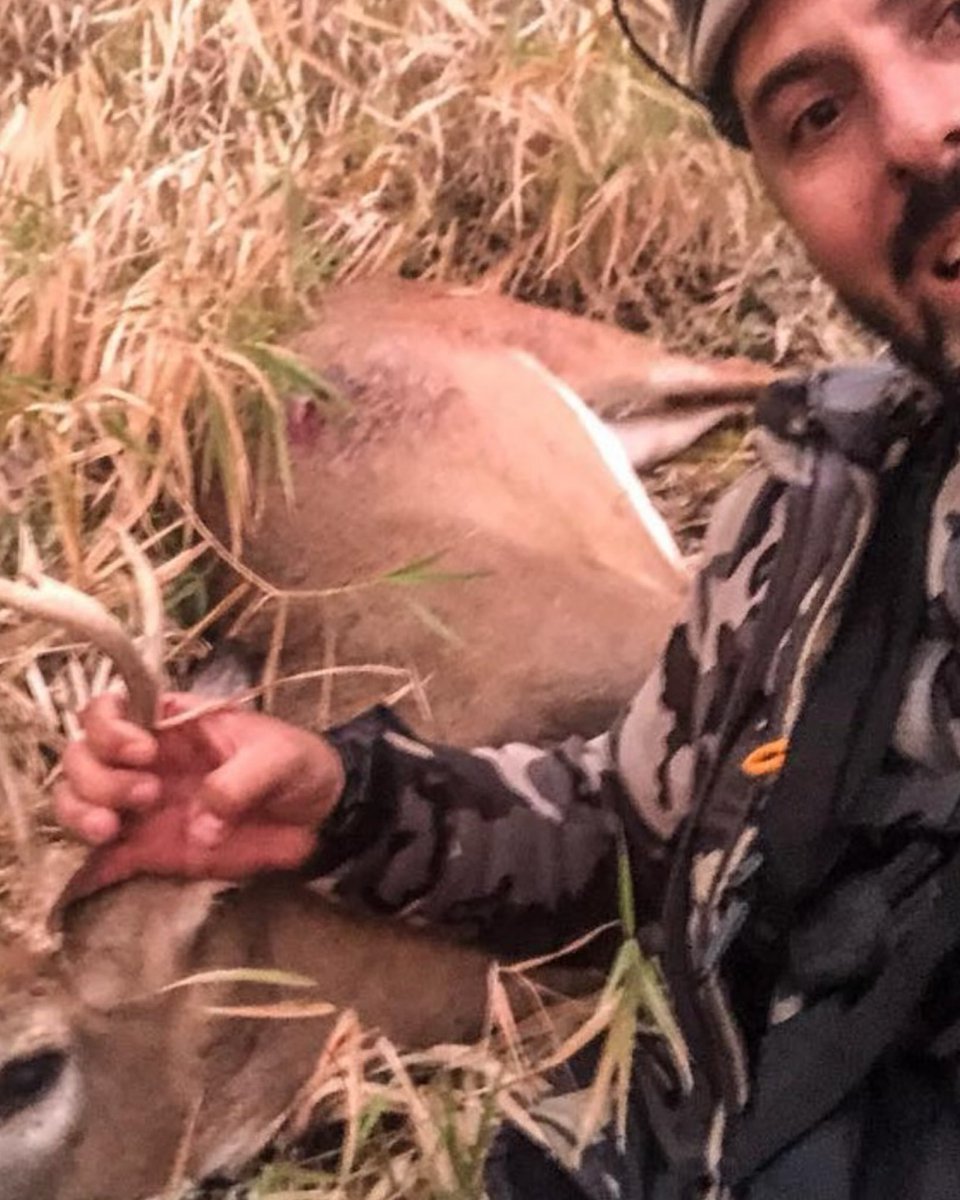 huntography tweet media