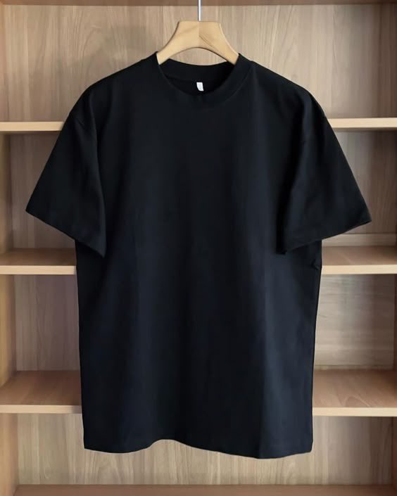 Turna41807419's tweet photo. @Efiaodo1 I sell plain T-shirts. 90 cedis very thick and heavy https://t.co/gtt2mLHac5