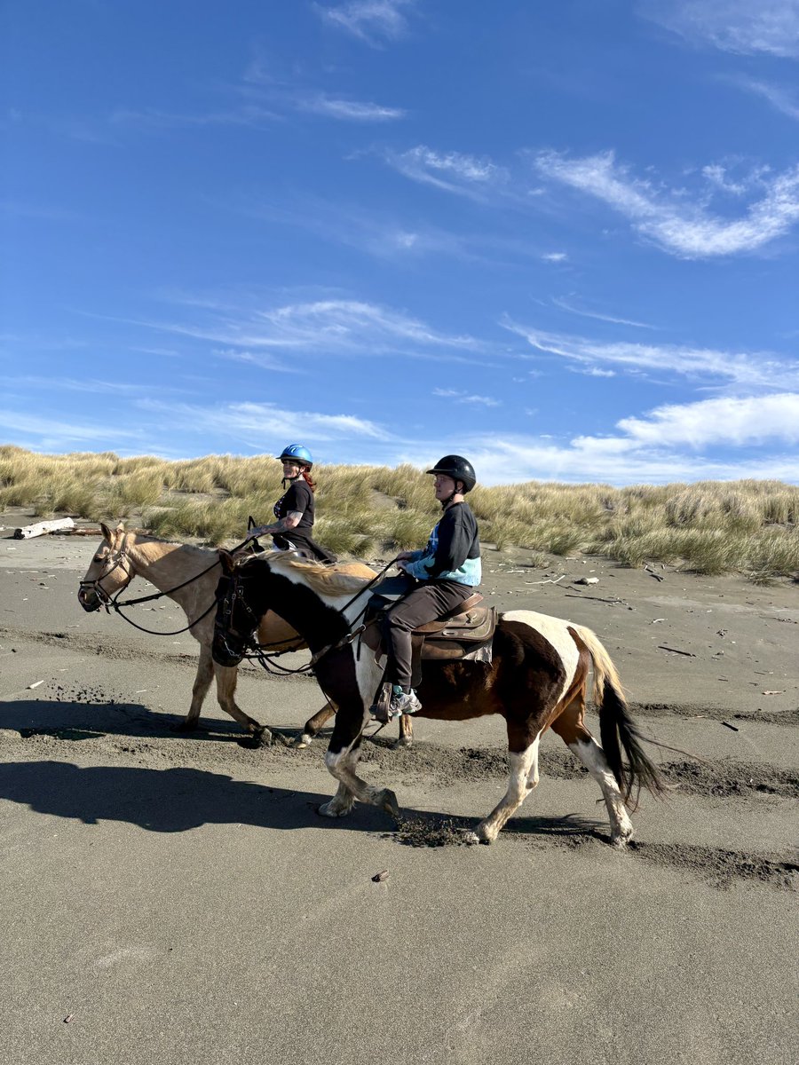 Autumn Ivy tweet media