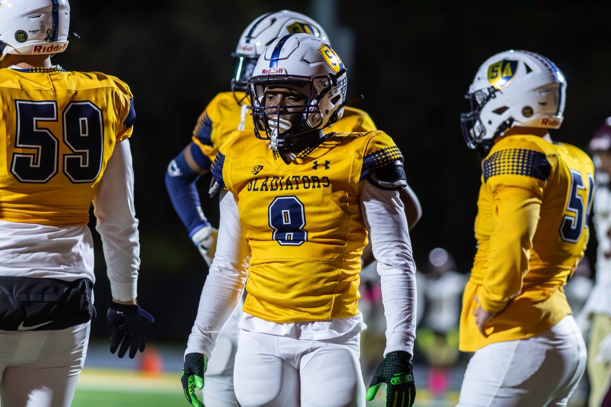 MUST WATCH: hudl.com/v/2T8EHj regular season film
7 games played
15 carries
150 rushing yards
4 rushing touchdowns 
1 fumble recovery 
35 tackles
22 solo tackles 
13 assisted tackles
13 sacks
6 total touchdowns