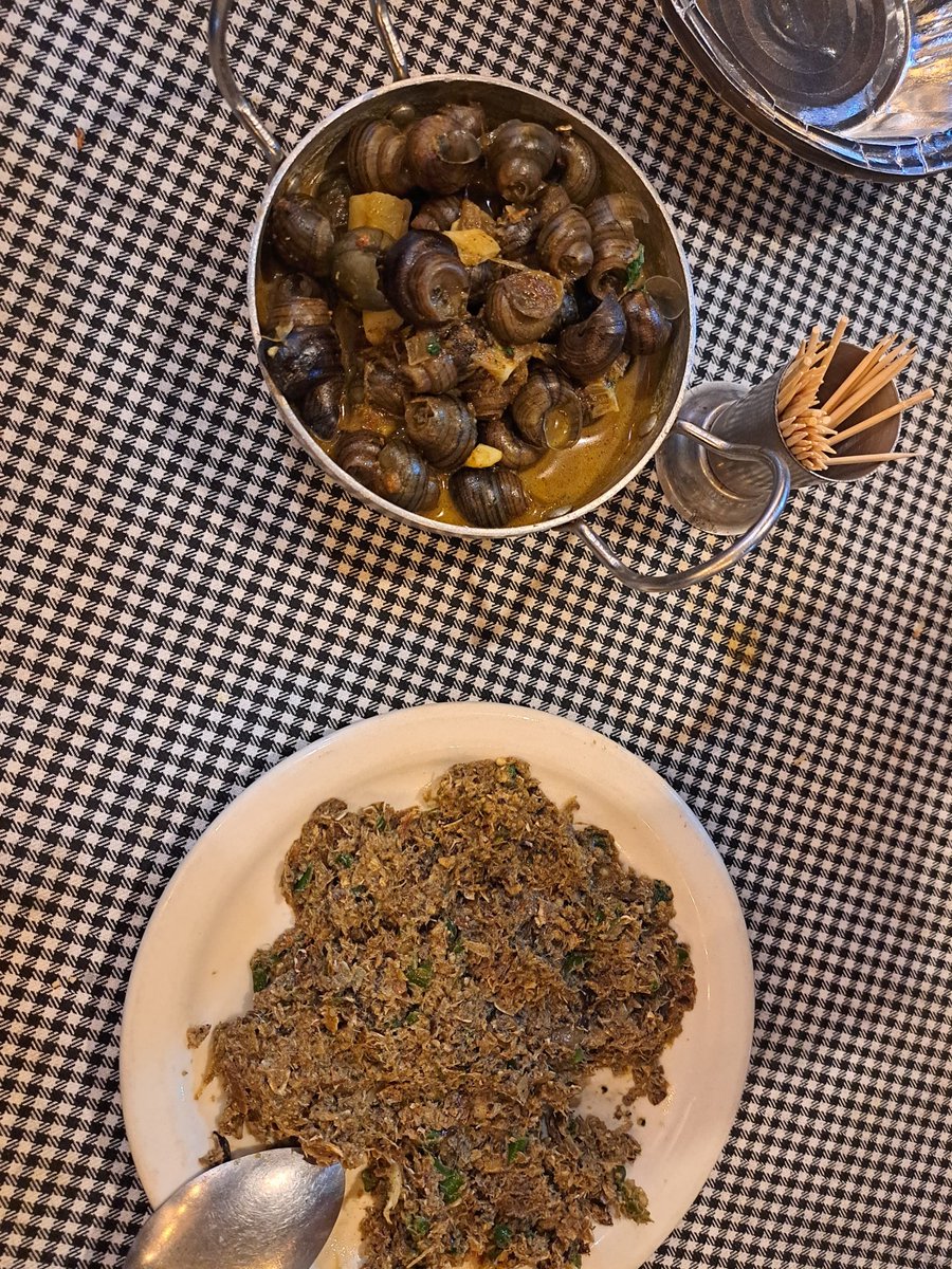 engine_neear's tweet image. Ghongi ani Gangato ko achaar, jhinge macha fry..
Eti khayera 1.2 Kg badhiyecha!
#sauraha #tharucuisine