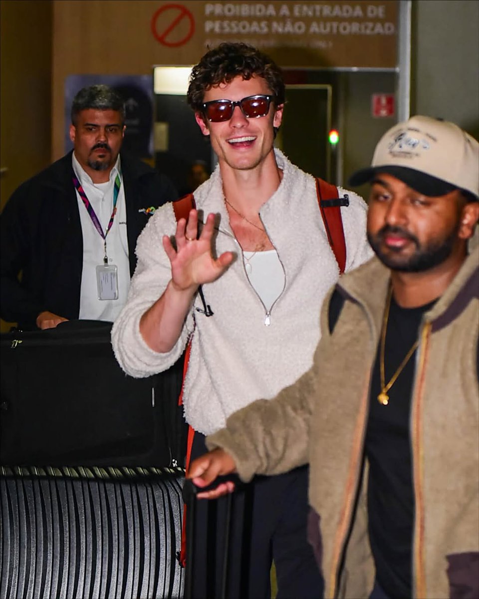 shawndailyybr's tweet image. 📸| Mais fotos do Shawn desembarcando hoje(03), no aeroporto do Galeão no Rio de Janeiro.

Bem vindo Shawn!

@shawnmendes @shawnaccess 

#shawn #mendes #mendesarmy #EarthshotPrize