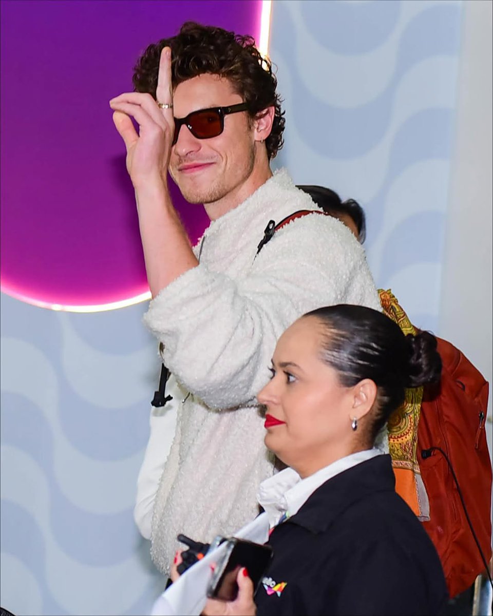 shawndailyybr's tweet image. 📸| Mais fotos do Shawn desembarcando hoje(03), no aeroporto do Galeão no Rio de Janeiro.

Bem vindo Shawn!

@shawnmendes @shawnaccess 

#shawn #mendes #mendesarmy #EarthshotPrize