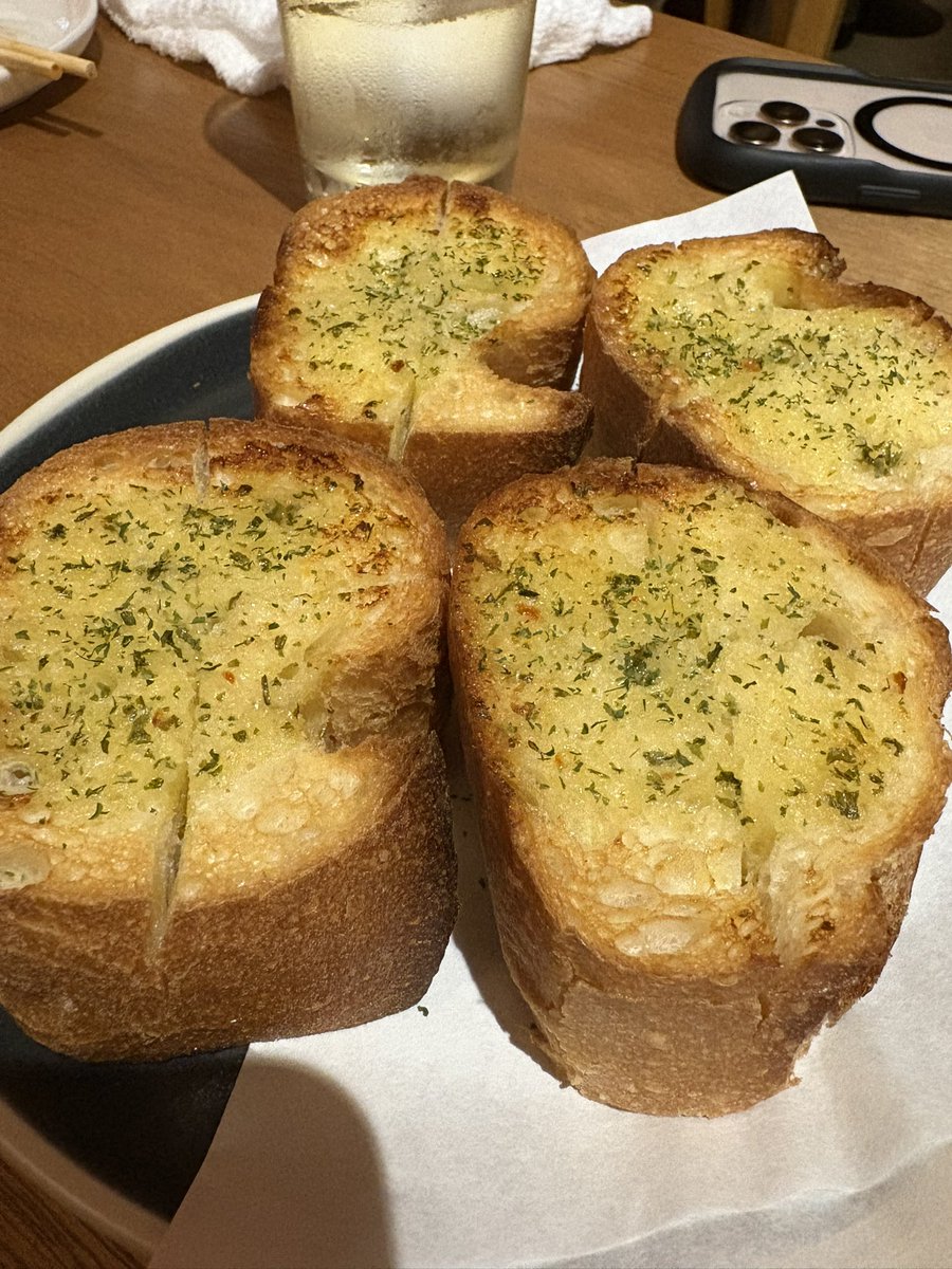 🐻‍❄️「もう食えない…」