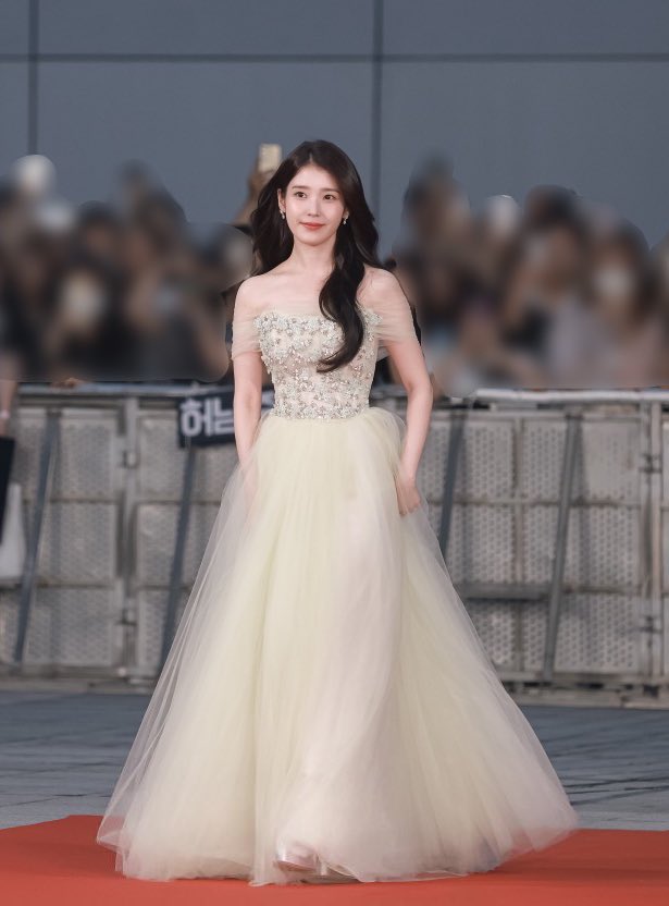 dontnox's tweet photo. ✨ IU ranks #1 in Forbes Korea Power Celebrity 40 index and named IU the queen of K-pop and K-drama

✨ IU ranks #4 Most Influential Celebrities in Korea in 2025 

✨ IU 2025 Best Power People ranks #4 

✨ IU Asia-Pacific Leaders at the 2025 APEC Summit https://t.co/VZTuoKszgx