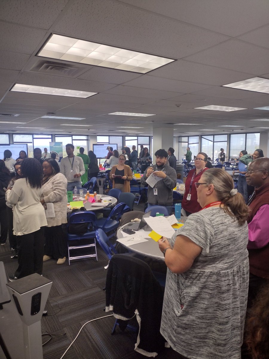 AaronDaffern's tweet image. We are starting our third and final day of Math Teacher Collaborative with 6 Advanced and 7 Advanced teachers. Our first exploration is the various ways to represent dependent and independent variables. @disdstemmath @Dallasacademics @DrElenaSHill