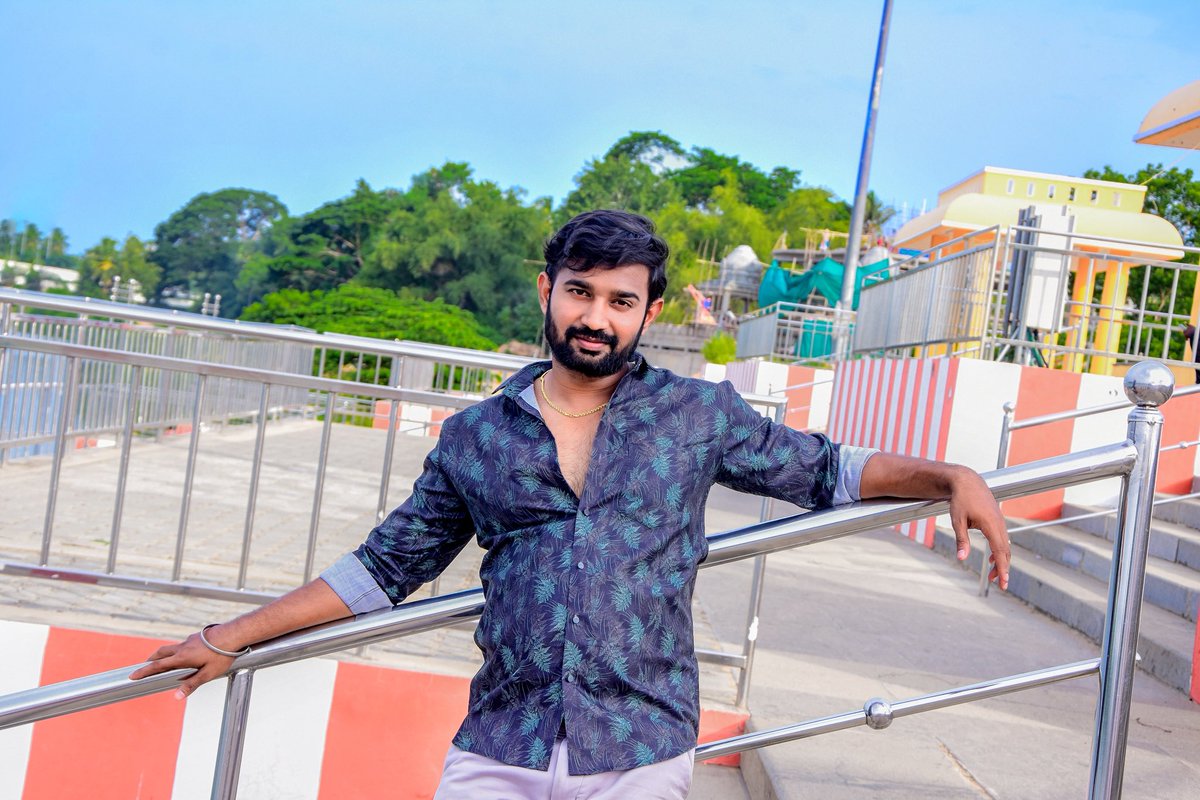 Rishivickyaru's tweet photo. Men of style don’t follow trends, they set them 
Face - RISHIGANESH @rishivickyoffical 
#kollywood #kollywood_tamil #tamilcinima #tamilcastingcalls #casting #castingcall #actor #actors #portrait #portfolio #photographer #photos #newphotographer #tamilpasanga #newphoto #cinema https://t.co/Kzr7iRivpY