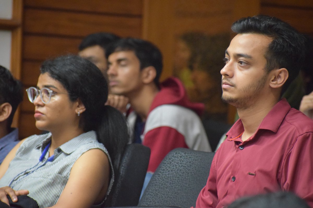 (2/n) Using a combination of native mass spectrometry and molecular dynamics, <a href="/anipan84/">Aniruddha Panda</a>'s lab aims to investigate protein-protein interactions and lipid-protein clusters within synaptic vesicle pools. Meanwhile, Kabir Ramola discussed the elasticity of granular materials.