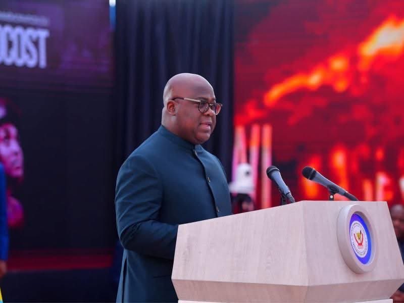 PatrickLokala_'s tweet image. #RDC ! Monsieur le Président, vous êtes déjà le commandant suprême des forces armées et de la police. Il n’y a pas mieux que ça pour bien défendre le pays. En clair, cela veut dire que celui qui a dit au Chef de l’Etat qu’il peut devenir militaire pour mieux défendre la patrie