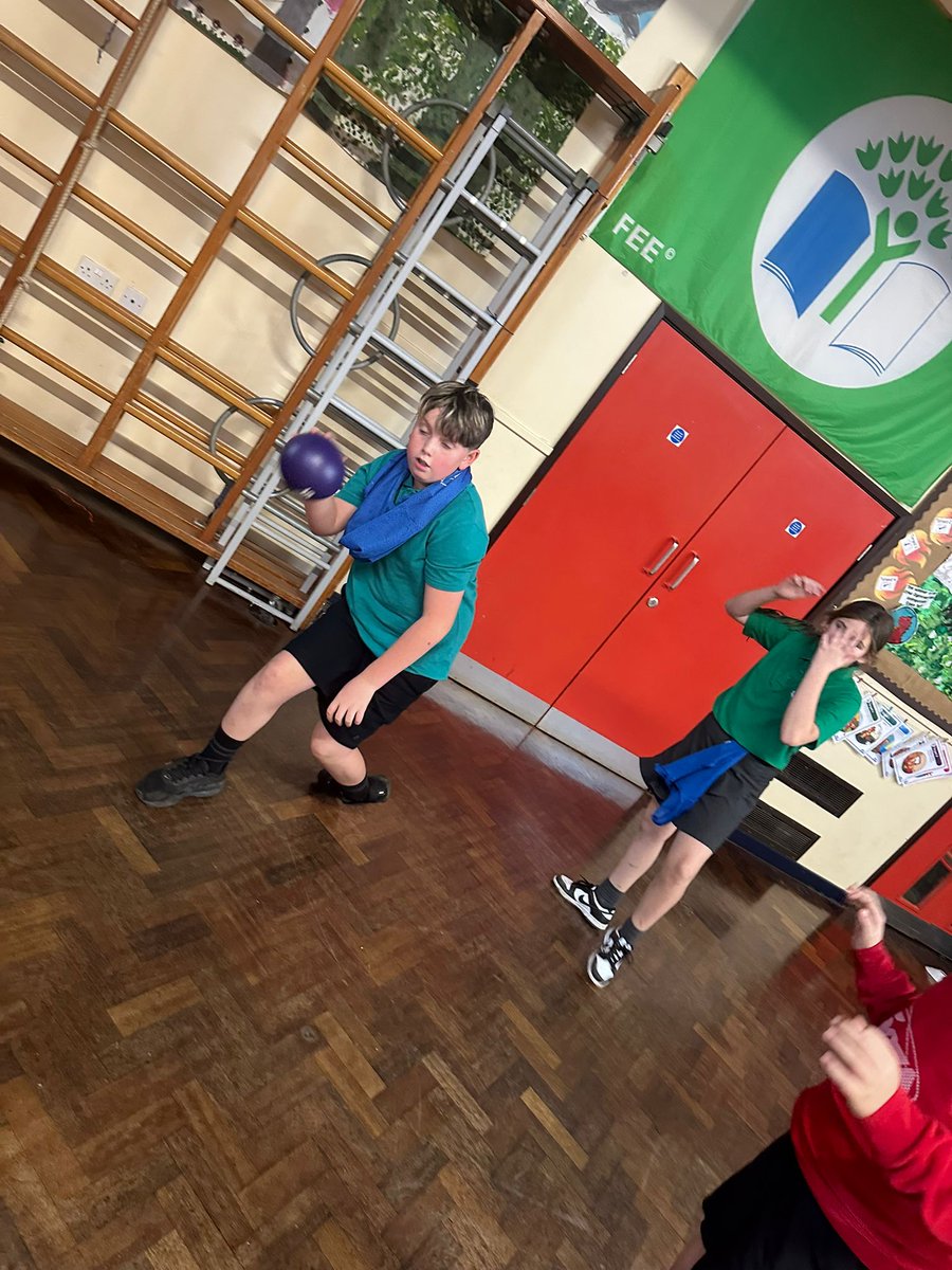 CefnCouncil's tweet image. Week 6 of #StayOnSide at Ysgol Cefn Mawr ⚽️

Year 6 worked with our Community Development Officer @AndrewRuscoe to prep for their presentation, explored ASB facts in North Wales &amp;amp; beyond, and boosted their fine motor skills through handball! 💪🙌

Funded by the @TNLComFundWales