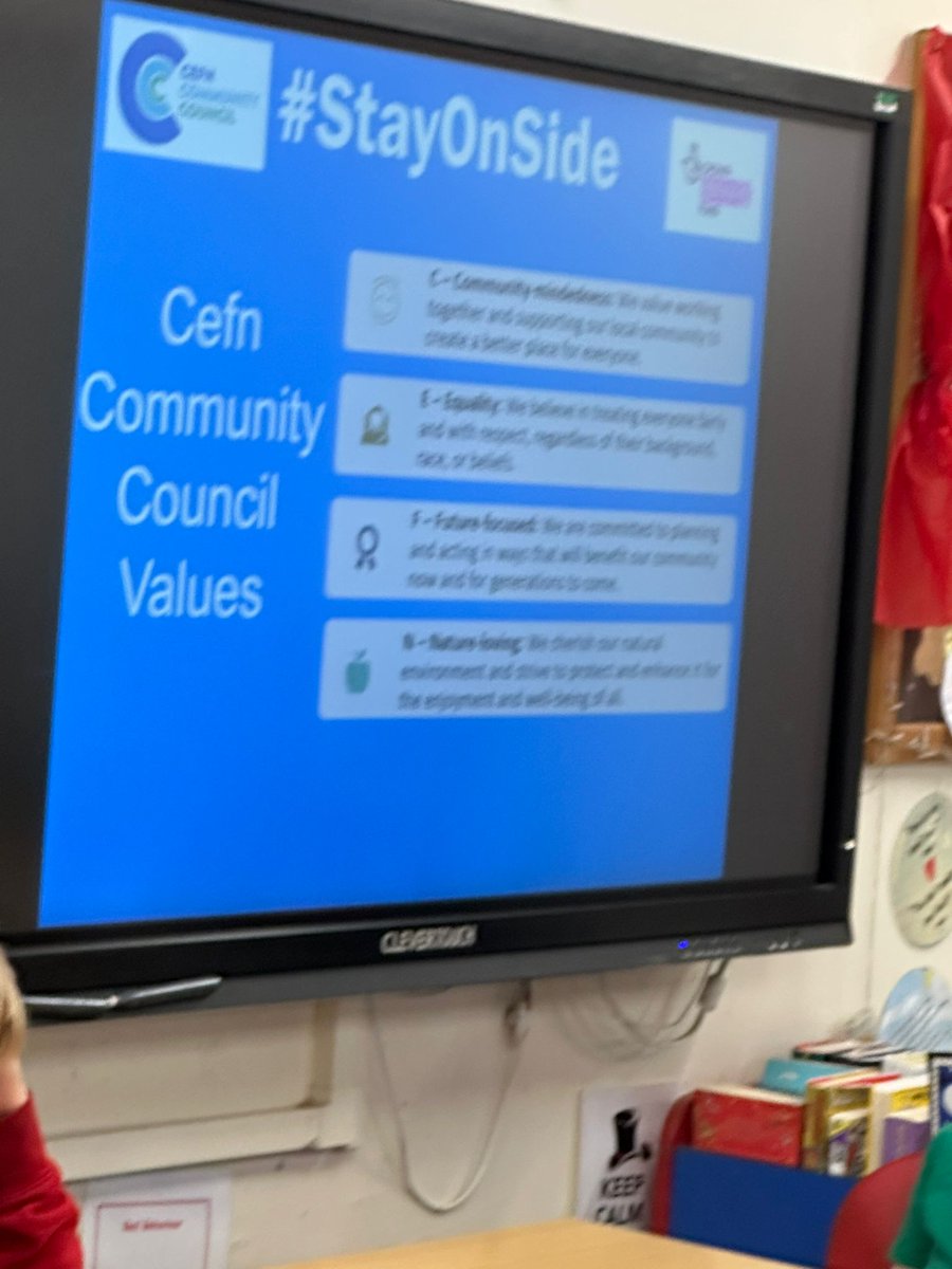 CefnCouncil's tweet image. Week 6 of #StayOnSide at Ysgol Cefn Mawr ⚽️

Year 6 worked with our Community Development Officer @AndrewRuscoe to prep for their presentation, explored ASB facts in North Wales &amp;amp; beyond, and boosted their fine motor skills through handball! 💪🙌

Funded by the @TNLComFundWales