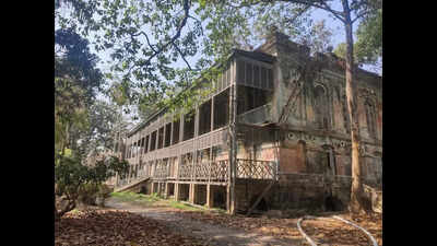 lofITechie's tweet image. India’s largest CSR-funded heritage restoration is underway at AJC Bose Indian Botanic Garden, Howrah!
 NTPC is investing ₹23 crore to revive the iconic Old Herbarium (built 1883), transforming it into a visitor centre with galleries, café &amp;amp; more. 

#howrah #botanicalgarden