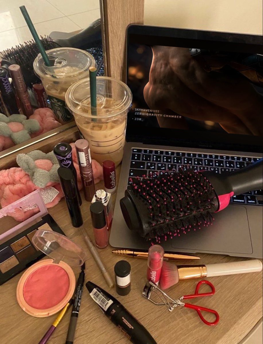 cherrylovedeeps's tweet photo. GIRL THERAPY https://t.co/0JBfGfZ0l2