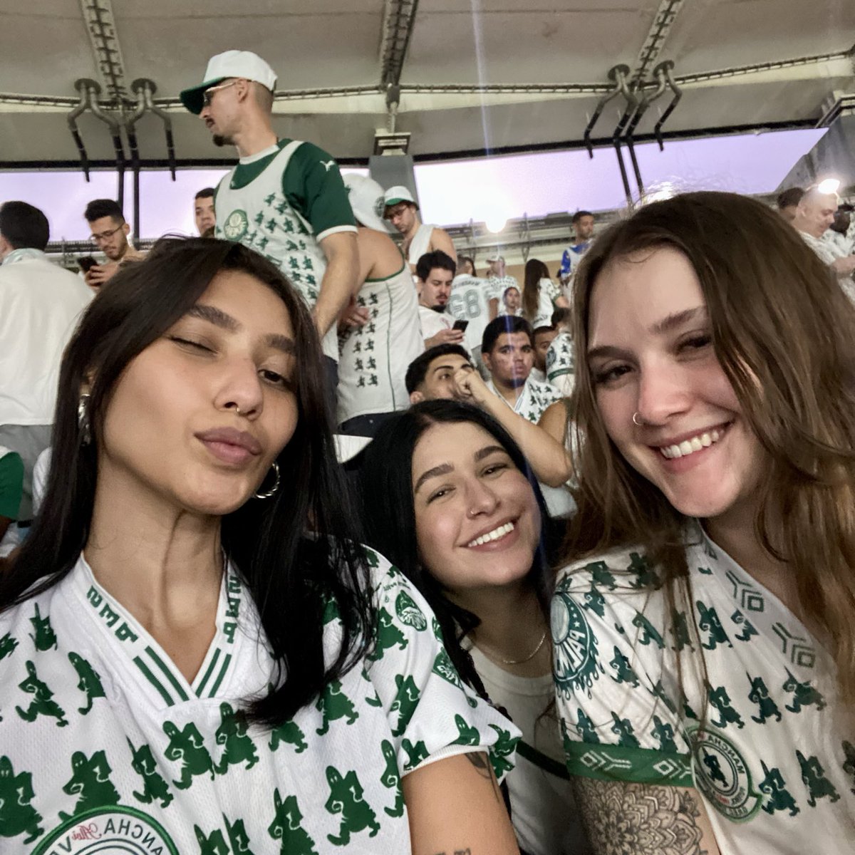 SAMElRAS's tweet image. não sobrou nada