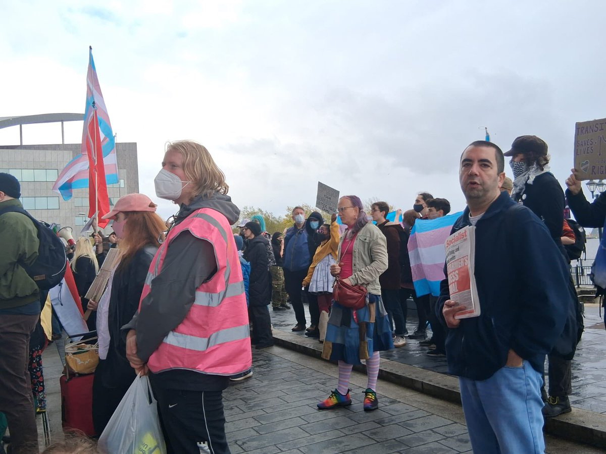 JohnAaronWilli2's tweet image. Trans kids deserve better. Good turnout against an anti-trans lobby in cardiff. Excellently stewarded. Palestine and pride flags together- both are being screwed over by the capitalist system- an idea that was understood. Socialist party happy to support- and will do again.