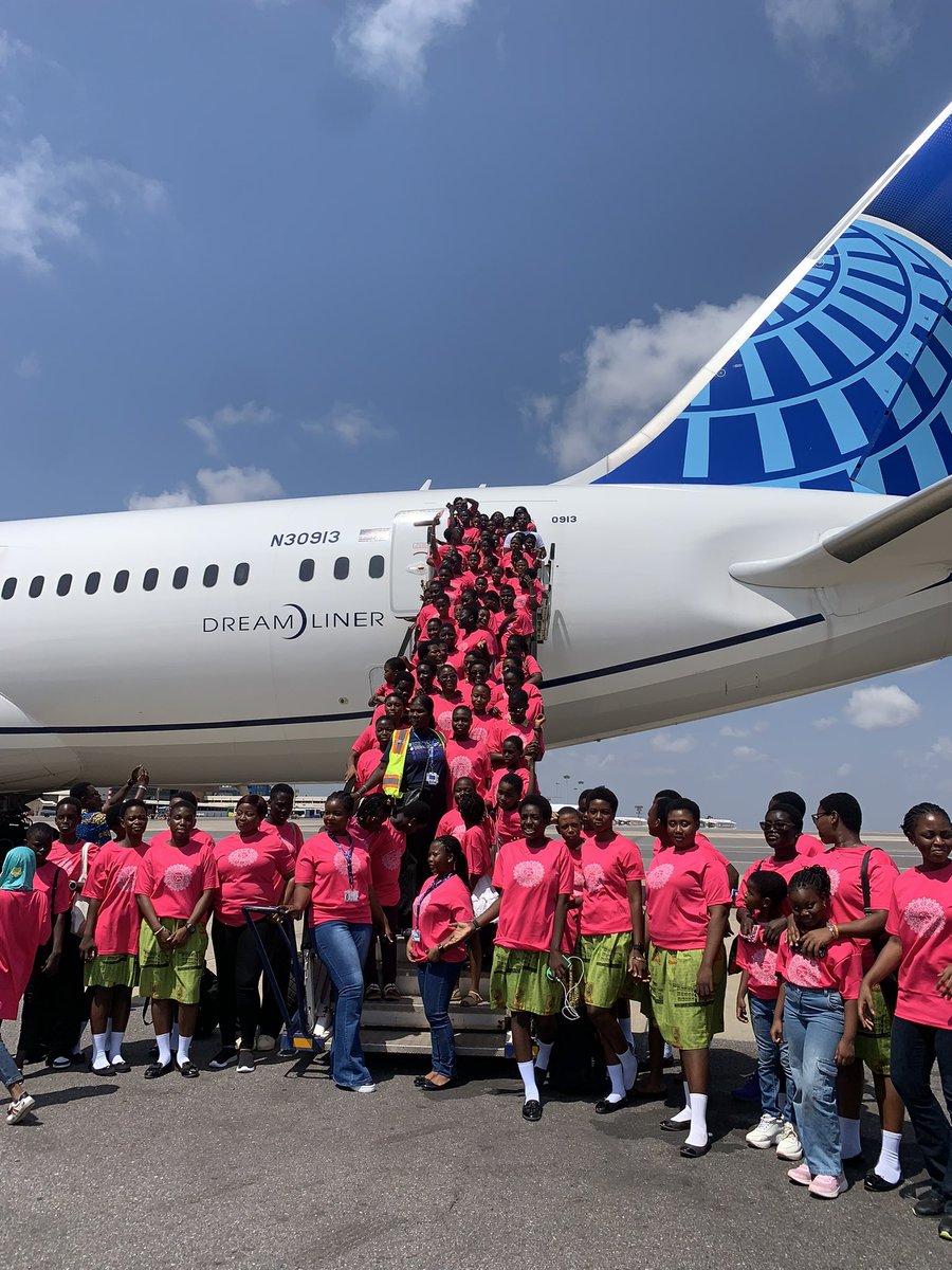 RRCRotaract's tweet image. ✈️ Girls in Aviation Day! 🎉
We brought together 10 brilliant students from Accra High School and Accra Girls SHS to explore the world of aviation 🛬
They discovered inspiring stories of women breaking barriers and left motivated to chase their dreams in the skies 👩‍✈️🚀

#WeAreRRC