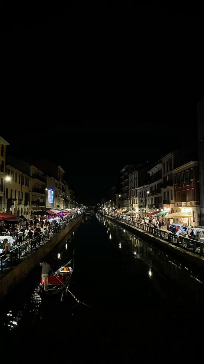 PenaGerhana's tweet image. ㅤㅤㅤㅤ

𝗟𝗮𝘁𝗲 𝗽𝗼𝘀𝘁. — 𝗢𝗰𝘁, 𝟮𝟵, 𝟮𝟬𝟮𝟱.

📍 Naviglio Grande, Milan, Italy. 

A peaceful night by the Naviglio Grande — soft lights reflecting on the water, laughter in the air, and the calm rhythm of Milan after dark.

ㅤㅤ