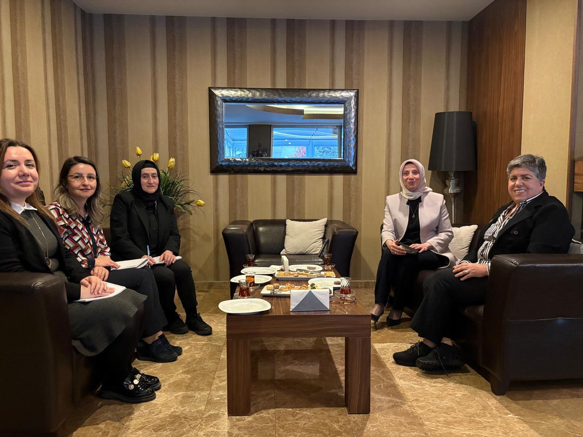 #Türkiye Kadın Dernekleri Federasyonu Başkanı Sevgili Canan Güllü’yü Kamu Denetçilik uzmanlarımızla birlikte ziyaret ettik. 

#Kadına Karşı #Şiddetle Mücadele Kapsamında 
gerçekleştirdikleri  çalışmaları konuştuk, tematik rapor çalışmamıza ilişkin bilgi verdik.

<a href="/tkdfederasyon/">Türkiye Kadın Dernekleri Federasyonu</a>