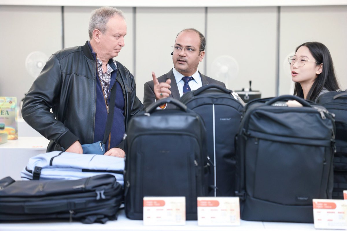 abhishek_eai's tweet image. Invited to visit the Global Cross- Border E-commerce Innovation Centre in Hangzhou, China, UN International Trade Centre, Google, Amazon, Wildberries, Rakuten as partners. 
India need this urgently for SMEs and startups. @narendramodi @PiyushGoyal @NITIAayog @nsitharaman