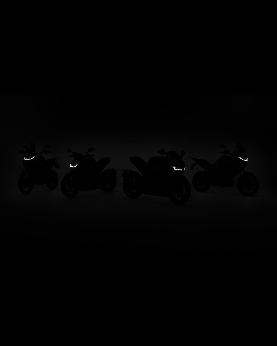 norton_ind's tweet photo. It’s the eve of EICMA in Milan.
 
The bikes are here, the stage is set. Tomorrow morning at 10:45 CET we’ll be able to show you all four bikes in the range.
 
The next era of British motorcycling is about to begin. https://t.co/dIbD5HAYlV