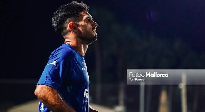 RadioCalvia's tweet photo. #Deportes 

En la edición deportiva, repasamos los resultados del fin de semana en el panorama calvianer. Además, efectuamos una entrevista al protagonista de la jornada, el delantero del @cdcalviafutbol, @PedrooDelgado19, autor de cuatro goles.

 👉🎧https://t.co/LtHwRR0DW1 https://t.co/05CDlM1ILb