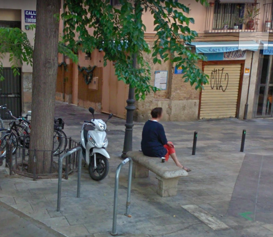 AmicsDelCarme's tweet photo. @juanginerc @mjosecatala Claro, una respuesta coherente.

Y por coherencia... ¿cuándo se van a reponer los 5 bancos que han desaparecido en #CiutatVella en los últimos años?
-calle Estameñería Vieja
-calle Calabazas
-plaza de la Merced
-plaza del Mercado
-... https://t.co/HaoiPxEsm0