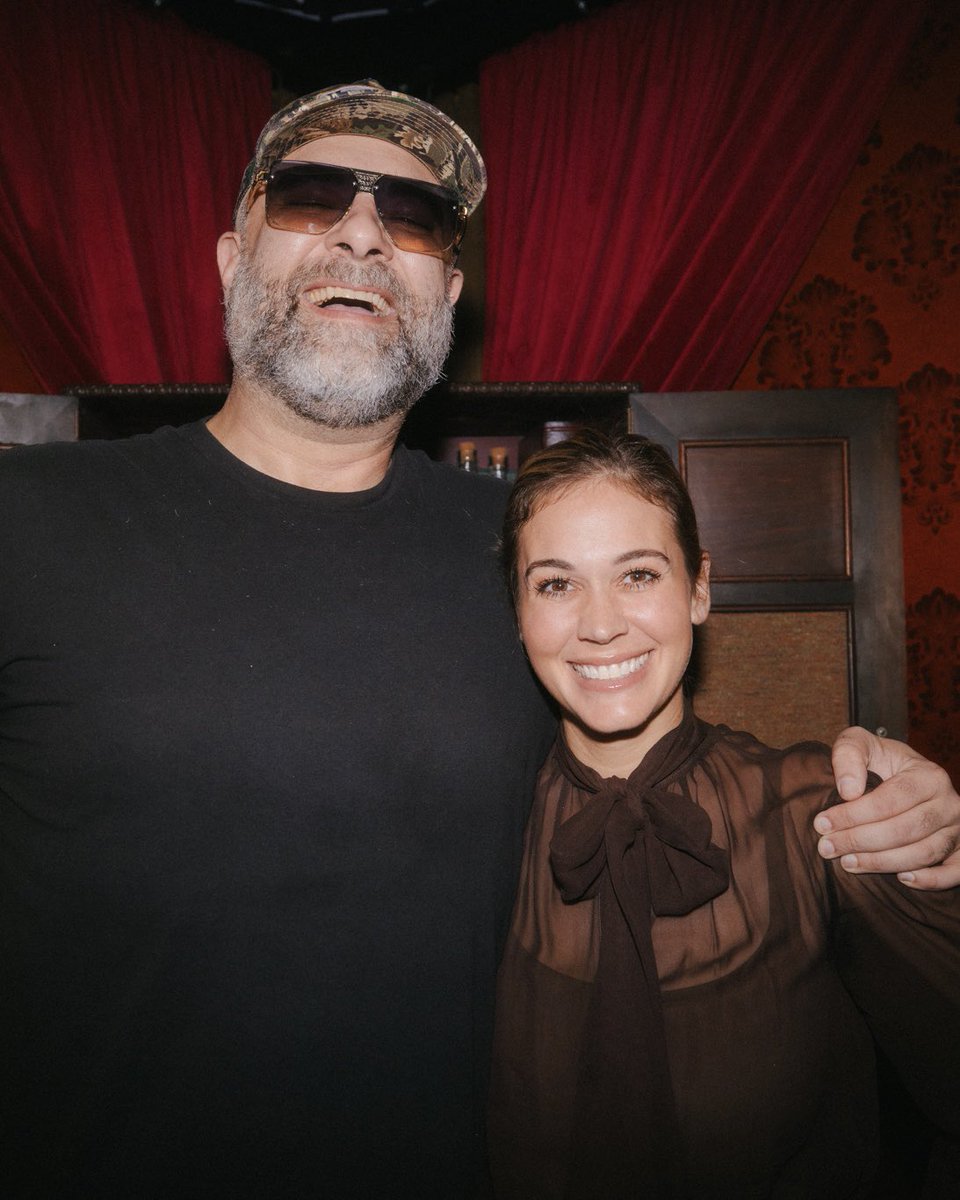 firstdateshow's tweet image. Conspiracies and fancy shoes with @kurtmetzger #FirstDate Ep. 123