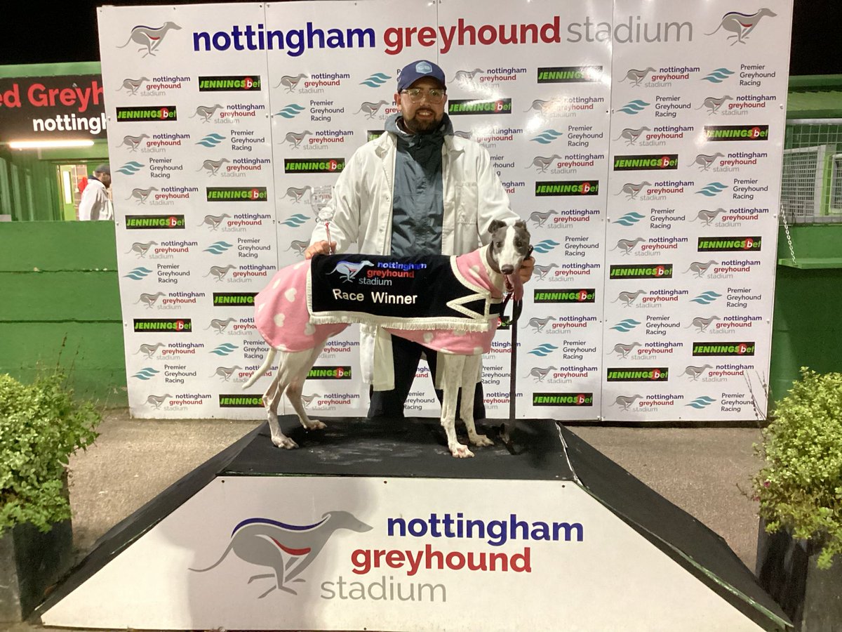 nottingham_dogs's tweet image. Congratulations to Droopys Flotilla who has won The Nottingham-greyhounds.co.uk Super Stayers Trophy
Owned by Mr P A Allen, Mr P H Huckle &amp;amp; Mr T Sinclair 
Trained by Nathan Hunt
