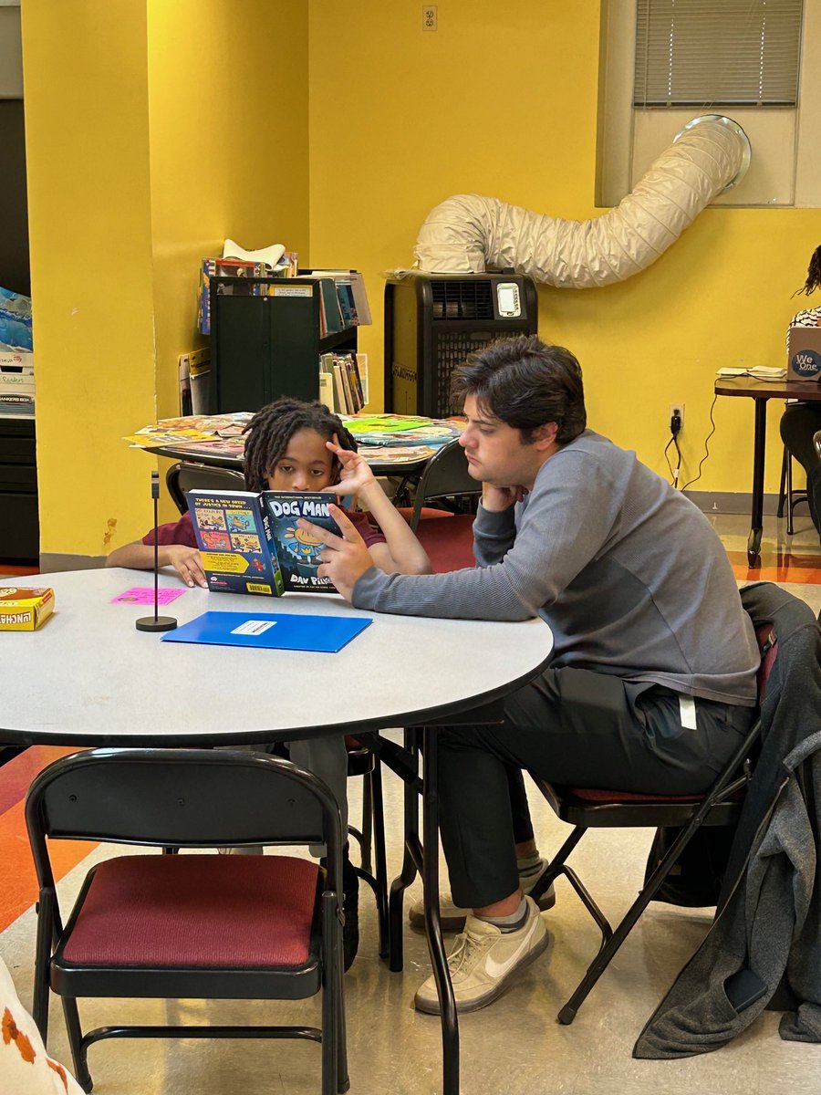 2025-26 Power Readers sessions have been in full swing for one month now, and these smiles speak for themselves!

It's not too late to spread reading joy and become a mentor! Just go to bit.ly/ewdc-become-a-… to fill out the application or learn more!