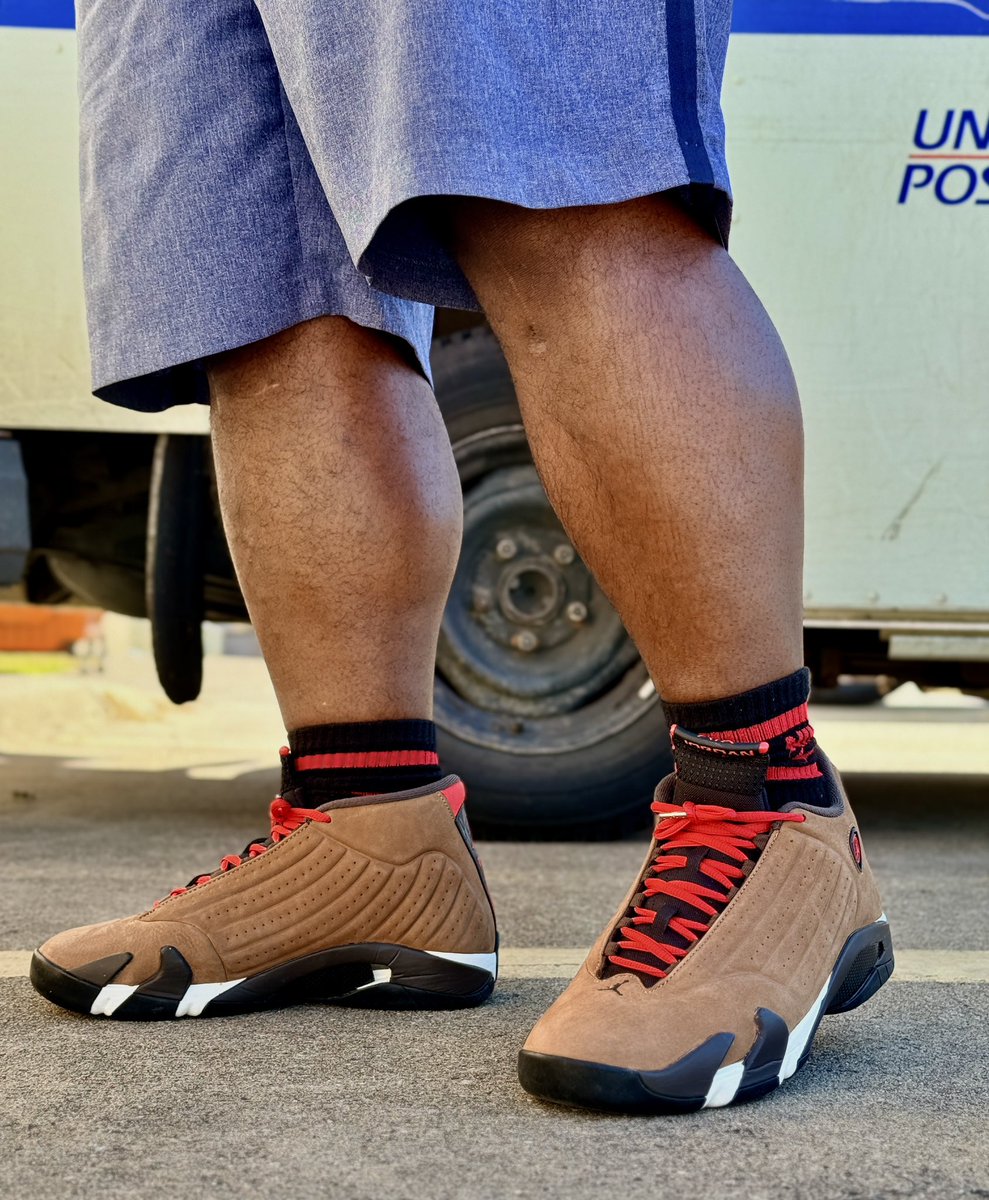 p_kicks23's tweet photo. Todays on 👣 from your friendly neighborhood mailman 📬
Air Jordan 14 “Winterized”
Color: Archaeo Brown/Multi-Color-Multi-Color
Style Code: DO9406-200
Release Date: October 16, 2021
Price: $210
#sneakerhead #YourSneakersareDope #sneakeradmirals #complexkicks #kotd https://t.co/4o8g7pDkpY