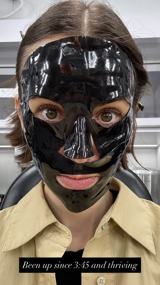 📸 Lily Collins via Instagram Stories.