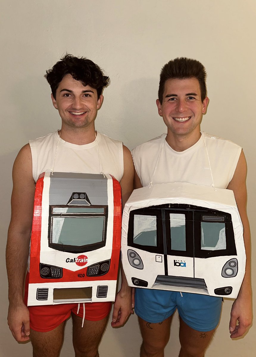 JordanPasbrig's tweet photo. i hate gay halloween what do you mean you’re caltrain and BART @Caltrain @SFBART https://t.co/nMcvMPXqih
