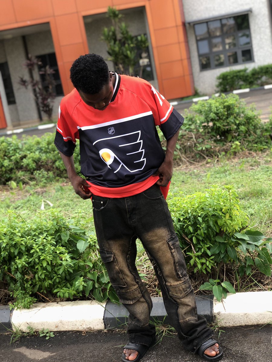 Bayrinzz's tweet image. …some pictures in RED❤️.
#wizkidfc #manchesteunited