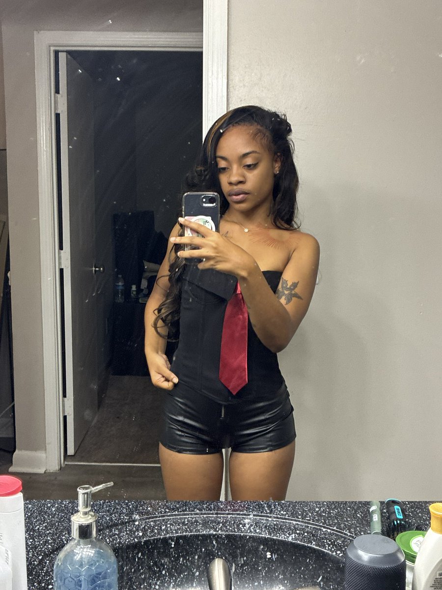 lex 🕷️ tweet media