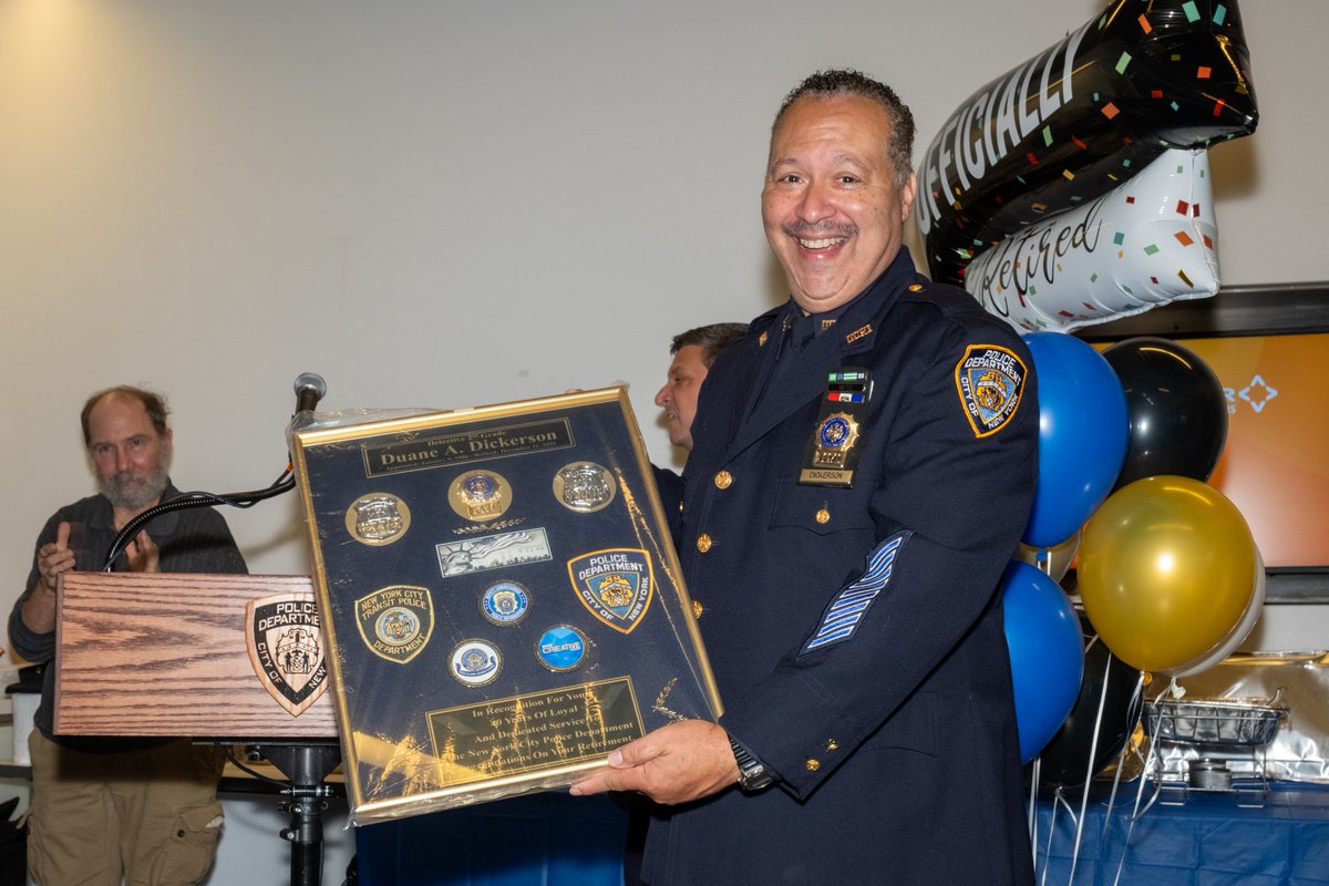 NYPDnews's tweet image. Nearly 40 years ago, Detective Duane Dickerson joined the NYPD, following in his father’s footsteps.

Known for his legendary smile and hearty laugh, he now prepares to retire and hang up his gun belt.

Duane, thank you for your decades of dedicated service to this city.