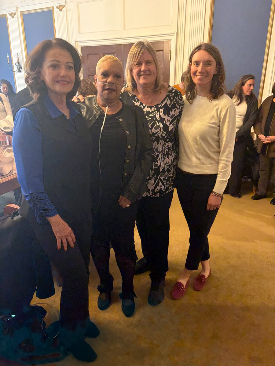 PGHController's tweet image. Today is Darlene Cash&apos;s last day as a security guard at the City County Building. She&apos;s a fixture in everyone&apos;s day. We&apos;re going to miss her but wish her all the best in retirement. Thank you, Darlene – and thank you @MayorEdGainey for honoring Dar today!