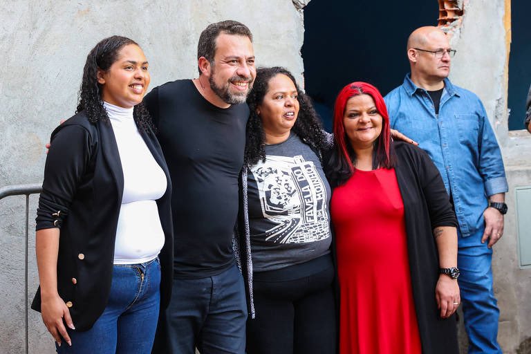 Ah, então agora o Boulos tá preocupado com “traição à pátria”? 😂

Logo ele, que já apareceu com:
- A dama do tráfico, esposa do Tio Patinhas, líder do Comando Vermelho no Amazonas. Sim! aquela que foi recebida no Ministério da Justiça do Lula.

- Alessandra Moja, do PCC,