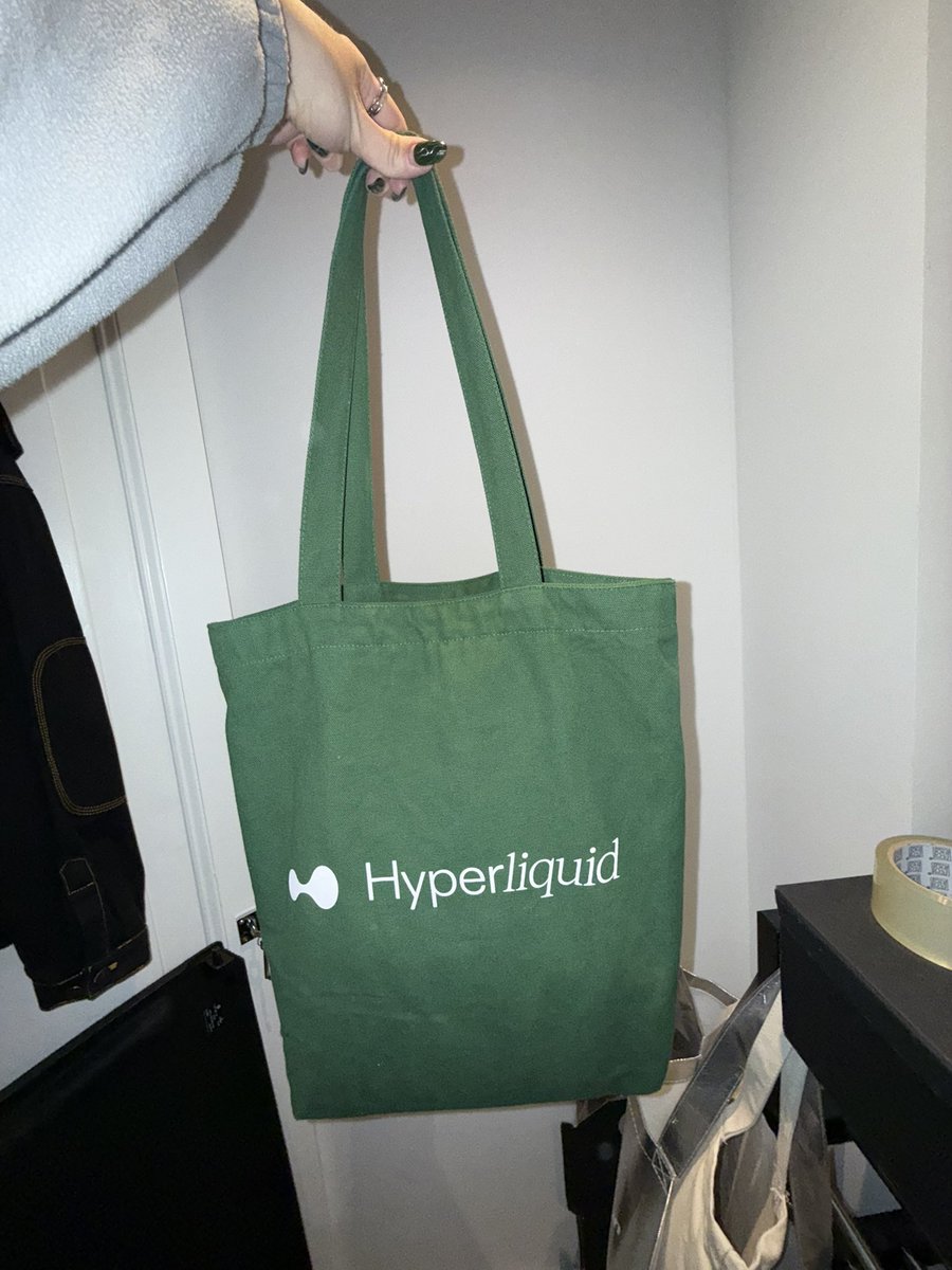 web3_Anna's tweet image. Fits my nails 100% @HyperliquidX @HYPERDailyTK