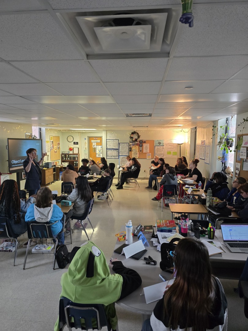 INAuthorsAwards's tweet photo. Did you know Indiana schools and other nonprofits can apply to host award-winning authors for a Speaker Program or Writing Workshop?

Learn more and apply by Nov. 21: https://t.co/qSZXegPtK8 https://t.co/AK4wTpRUKY