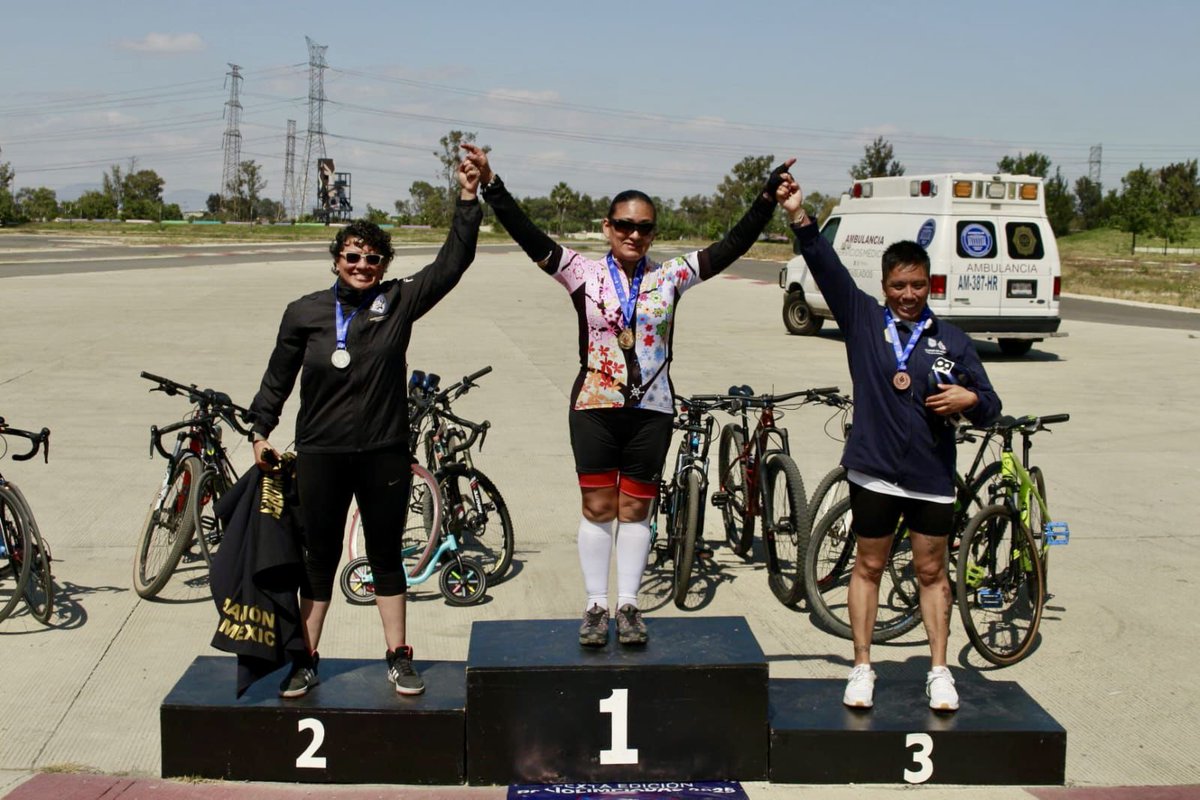 PDI_FGJCDMX's tweet image. En la #PDI extendemos nuestra felicitación a la compañera PDI, por haber obtenido dos medallas de plata 🥈 en la categoría de  “Ciclismo de ruta y Ciclismo de Montaña” en las Poliolimpiadas 2025 

¡ENHORABUENA!
