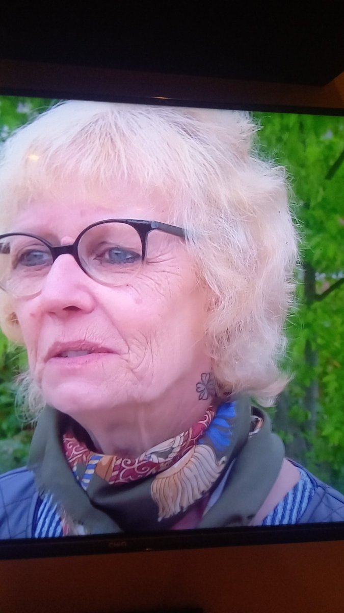 ScarTflex's tweet photo. #ADP2025 #ADP25 #ADP
Je pense que Sylvie n'a pas eu trop l'occasion de montrer qui elle était. A mon avis elle a une personnalité plus enjouée que ce qu'elle a pu montrer en quelques jours. 
D'ailleurs qui avait remarqué ce petit tatouage dans le cou ? https://t.co/9aVhhMon0Z